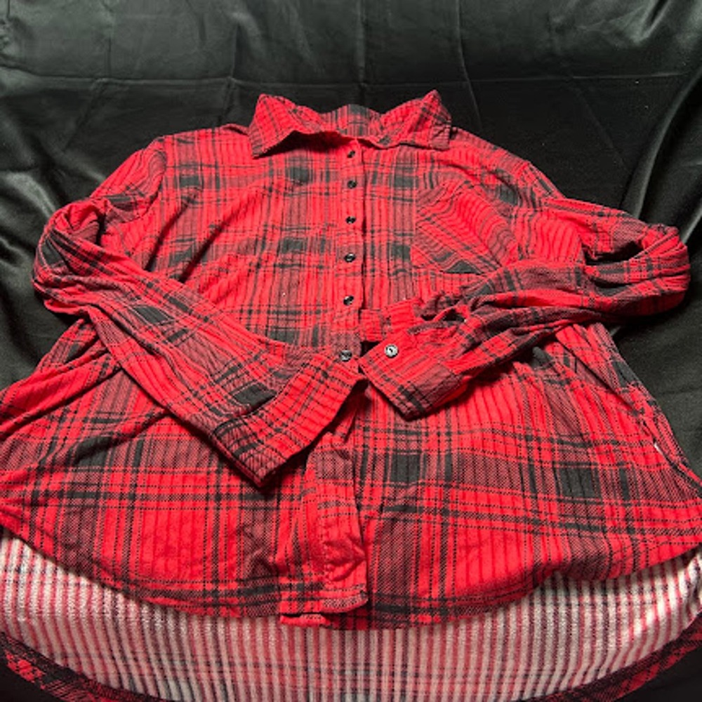 Rue21 Red Black Plaid Button Down Ribbed Knit Shirt XL Long Sleeve Pockets